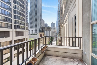 Experience refined & luxurious city living in this beautifully - photo 19
