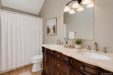 Ready for room to spread out? This generously proportioned - photo 28