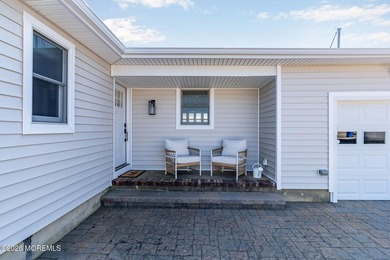 Waterfront Living at Its Finest in Green Island! Wake up every - photo 8