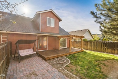 Welcome to this beautifully maintained townhouse in a quiet - photo 3