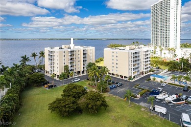 Caloosahatchee River Condo For Sale in Fort Myers Florida