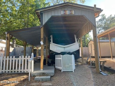 Lake Tansi Home For Sale in Crossville Tennessee