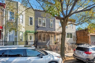 Welcome to your next East New York gem! This fully attached home - photo 3