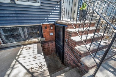 Welcome to your next East New York gem! This fully attached home - photo 6