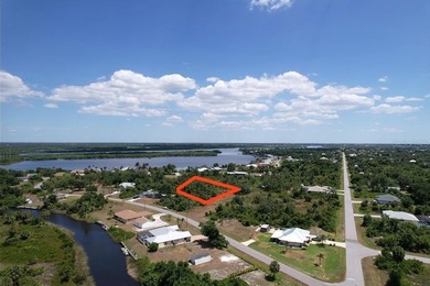 LOT NEAR WATERFRONT PROPERTIES, IN THIS UPSCALE AND GORGEOUS - photo 4