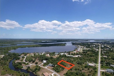 LOT NEAR WATERFRONT PROPERTIES, IN THIS UPSCALE AND GORGEOUS - photo 5