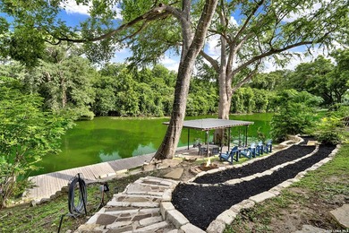 Fully furnished, new covered waterfront deck, fresh exterior - photo 13
