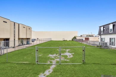 LOCATION, LOCATION, LOCATION!! Fully cleared lot in Fat City - photo 4