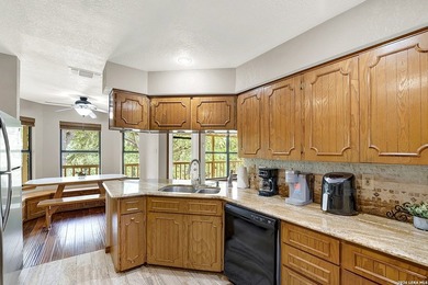 Fully furnished, new covered waterfront deck, fresh exterior - photo 22
