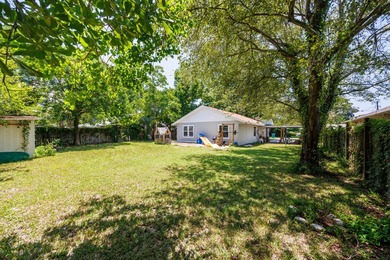 Charming 3-bedroom, 2-bath home in Wynnehaven Beach Estates! - photo 26