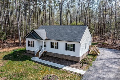 Welcome to this brand-new home offering effortless one-level - photo 1
