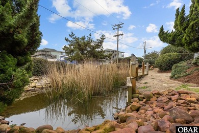Exceptionally maintained and perfectly situated in an unbeatable - photo 42