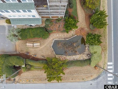 Exceptionally maintained and perfectly situated in an unbeatable - photo 47