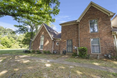 Back on the market with a new roof. Bartlett Place Condominium - - photo 1