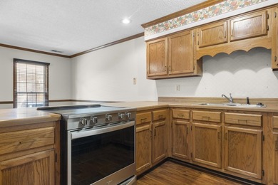 Back on the market with a new roof. Bartlett Place Condominium - - photo 4