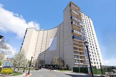 Enjoy the luxury of a top Gold Coast highrise and million-dollar - photo 15