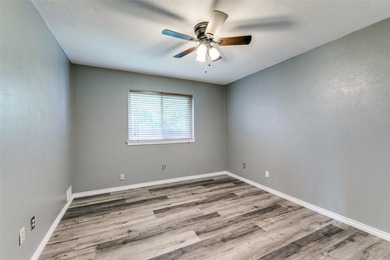 Located minutes from Sherrill Park Golf Course, this remodeled - photo 18
