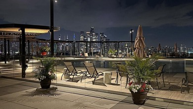 Enjoy the luxury of a top Gold Coast highrise and million-dollar - photo 22