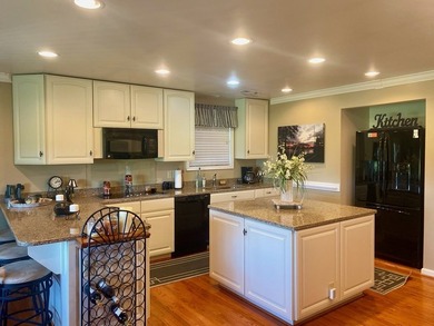 Immaculate waterfront house on protected Gardner Creek, 1/4 mile - photo 10
