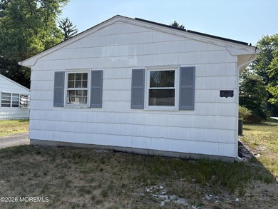 Welcome to this charming Canterbury model located in the - photo 3