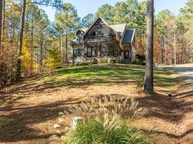 Stunning Craftsman Farmhouse in the Gated Community of Thirteen - photo 4