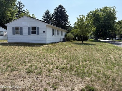 Welcome to this charming Canterbury model located in the - photo 6