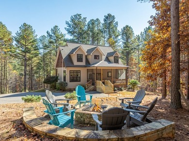 Stunning Craftsman Farmhouse in the Gated Community of Thirteen - photo 8