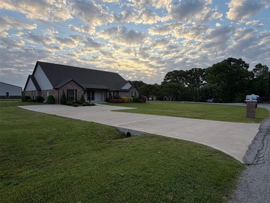 Welcome to an exquisite home in Northwood subdivision at Lake - photo 3