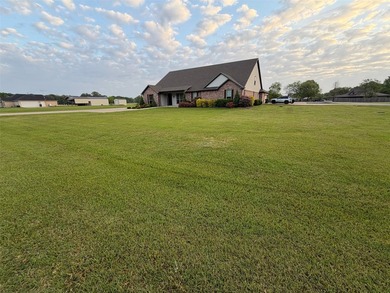 Welcome to an exquisite home in Northwood subdivision at Lake - photo 4