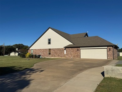 Welcome to an exquisite home in Northwood subdivision at Lake - photo 5