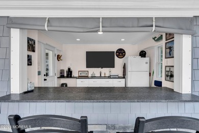 Welcome to this stunning 4-bedroom, 3 1/2-bath waterfront home - photo 20