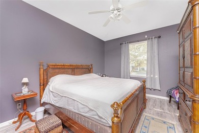 Impressive *LAKE FRONT*  3 Bedroom, 2 Bathroom home with - photo 22