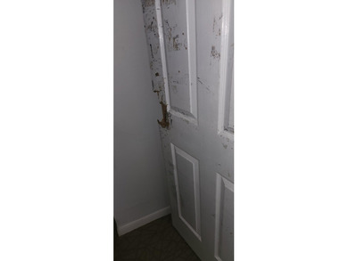 ATTENTION INVESTORS !! Come see this Bank owned, three bedroom 2 - photo 5