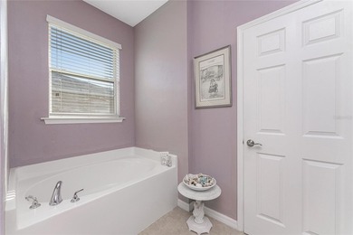 Impressive *LAKE FRONT*  3 Bedroom, 2 Bathroom home with - photo 28