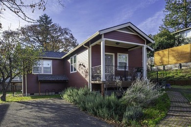 Rare opportunity to own 2 residences plus a studio on one tax - photo 32