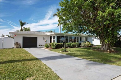 Caloosahatchee River Home For Sale in Cape Coral Florida