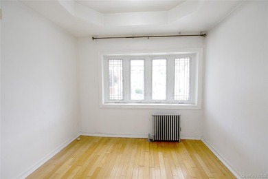 Detached 2 Family house located in the convenient area, within - photo 3
