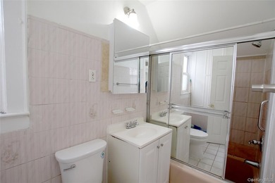 Detached 2 Family house located in the convenient area, within - photo 7