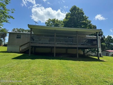 Lake life is calling! This 1-acre getaway with a 2 bedroom, 1 - photo 2