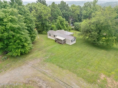 Lake life is calling! This 1-acre getaway with a 2 bedroom, 1 - photo 3