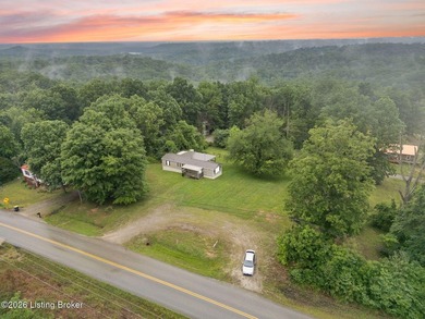 Lake life is calling! This 1-acre getaway with a 2 bedroom, 1 - photo 4