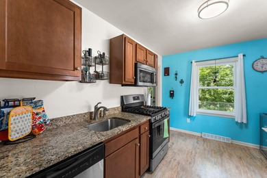 Charming brick ranch in the heart of Hobart! Updated kitchen - photo 12