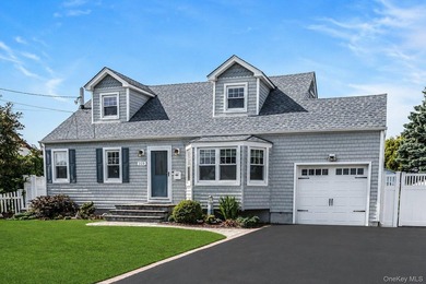 Welcome to this charming and beautifully maintained Cape Cod - photo 3