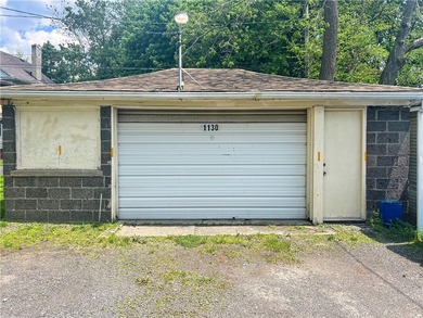 Rare opportunity to own a truly unique Rochester stone home that - photo 14