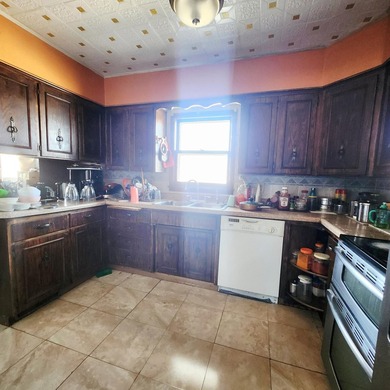 Huge opportunity to acquire a high-visibility commercial - photo 17