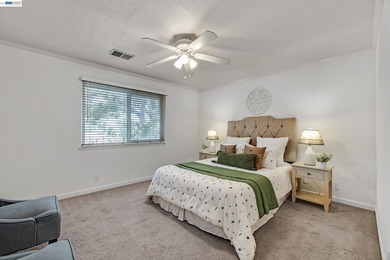 Welcome to this great end-unit townhome offering 2 bedrooms and - photo 19