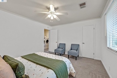 Welcome to this great end-unit townhome offering 2 bedrooms and - photo 20