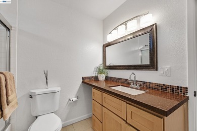 Welcome to this great end-unit townhome offering 2 bedrooms and - photo 21