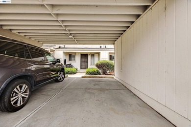 Welcome to this great end-unit townhome offering 2 bedrooms and - photo 28