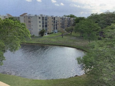 Spacious condo on PH 5th floor, corner unit., no neighbors above - photo 2